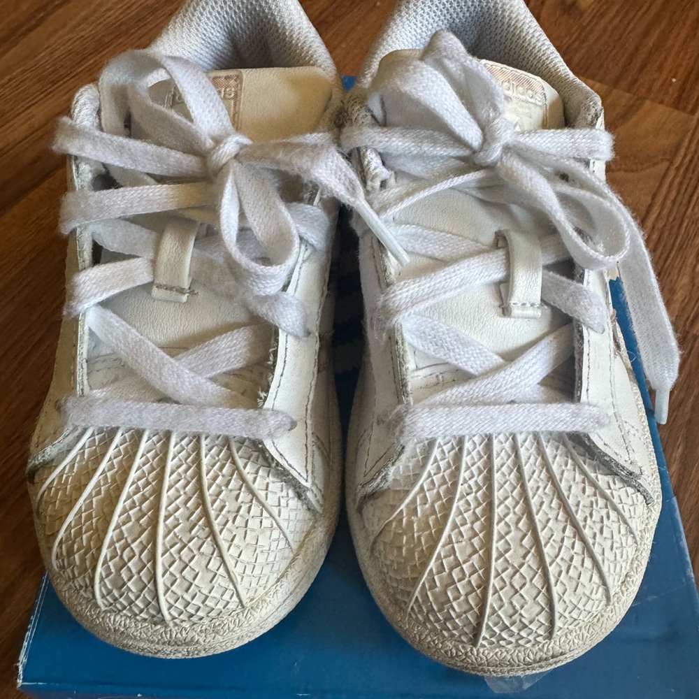 Adidas superstar